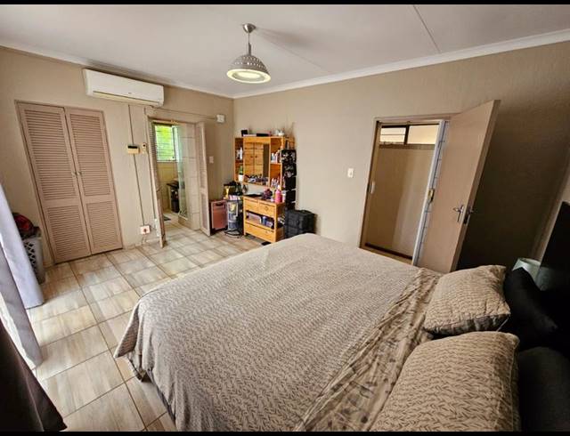 3 BEDROOM HOUSE FOR SALE IN SINOVILLE